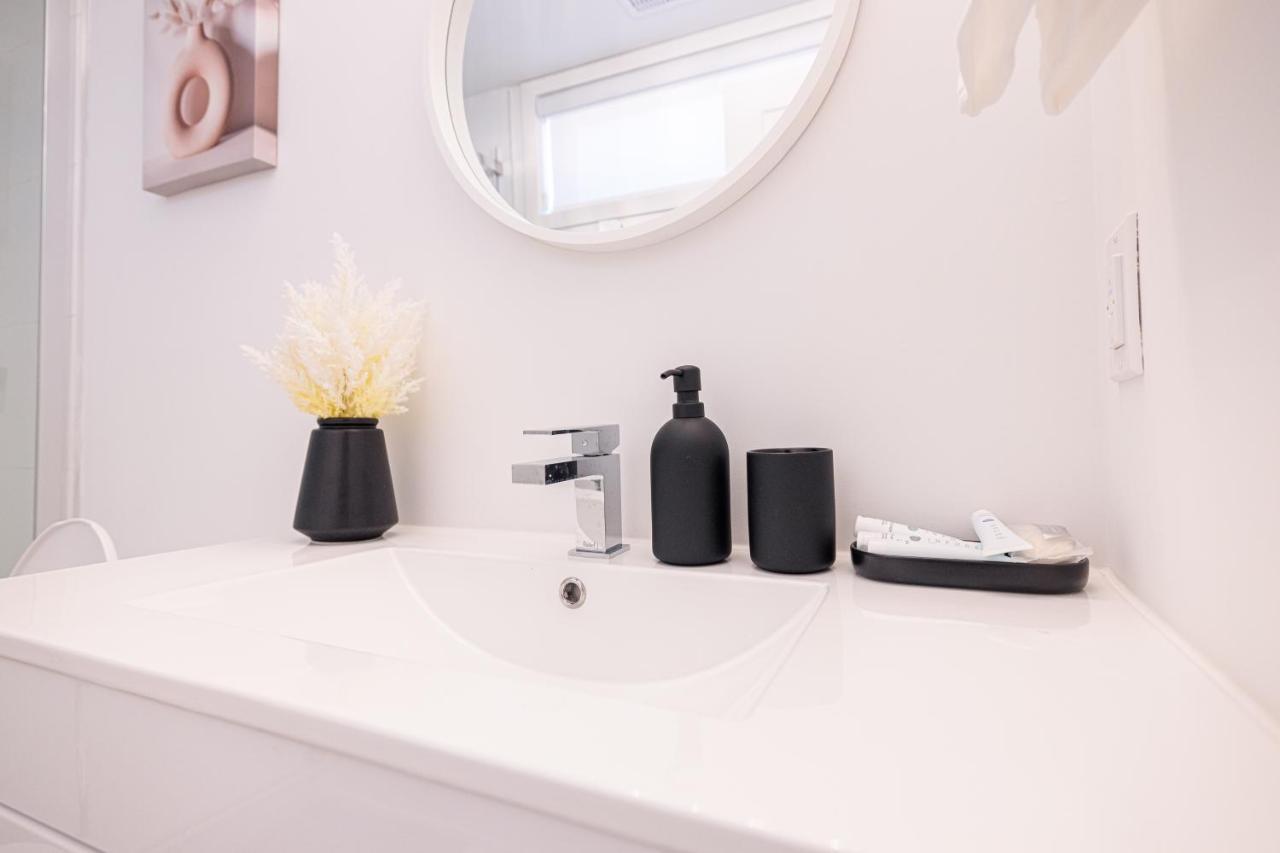 Luxury & Comfy Apartment, Mins Drive To All Niagara Falls Attraction Exterior foto